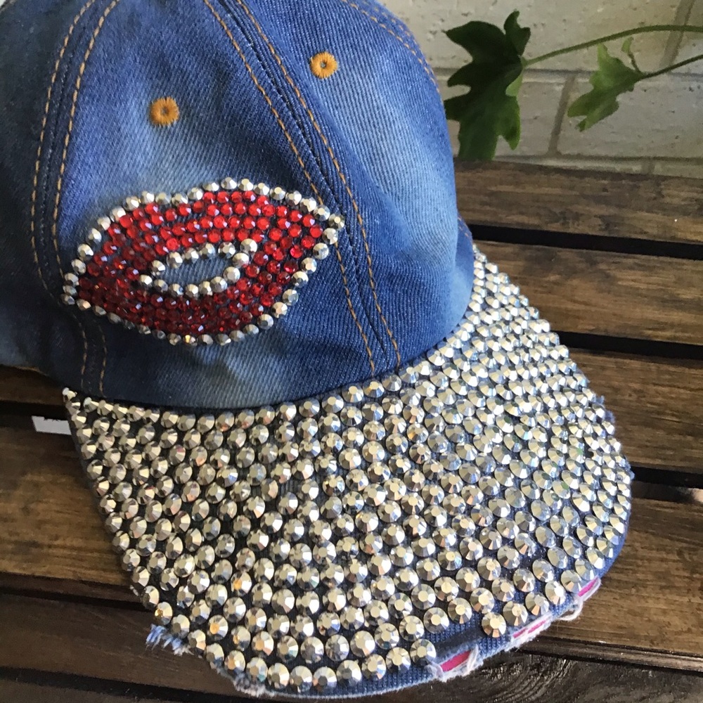 Magid Hats Distressed Blinged Lips Baseball Hat - Picture 2 of 11